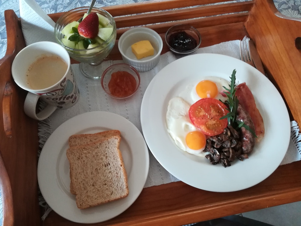 AppleBee Guest Cottages 25/50
