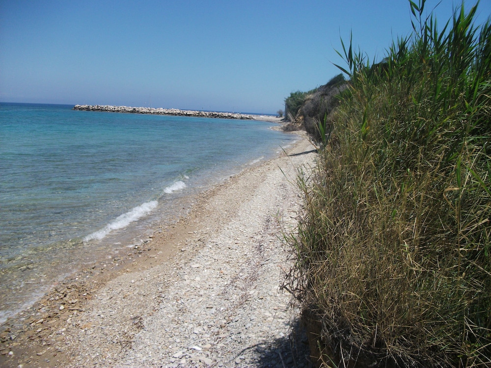 KAVOS PSAROU STUDIOS & APARTMENTS 23/37