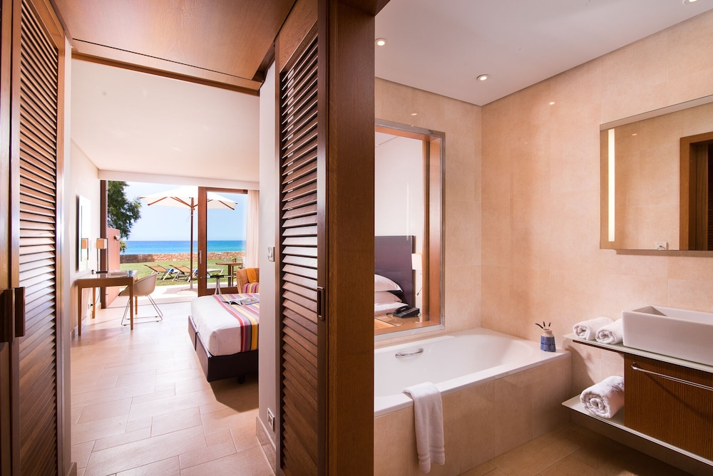 Kernos Beach Hotel and Bungalows 48/50