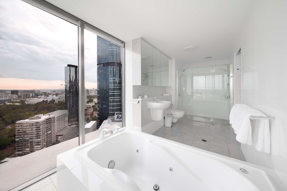 Oaks Brisbane Felix Suites 39/42