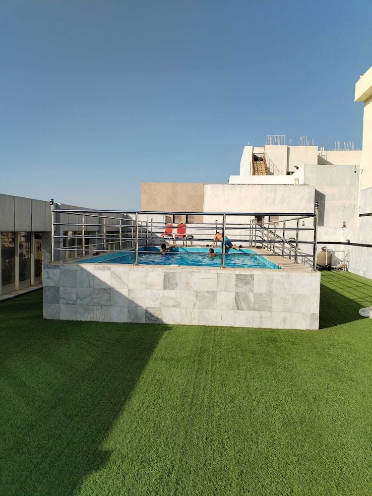 فندق برادايس ان جدة(Paradise Inn Jeddah) 148/152