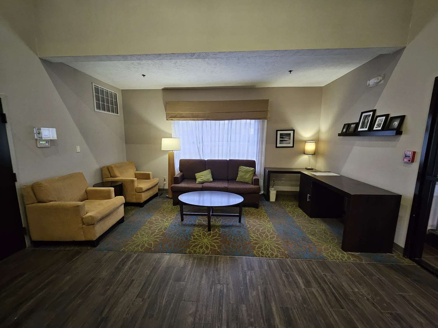 SureStay by Best Western Summerville Flowertown 15/25