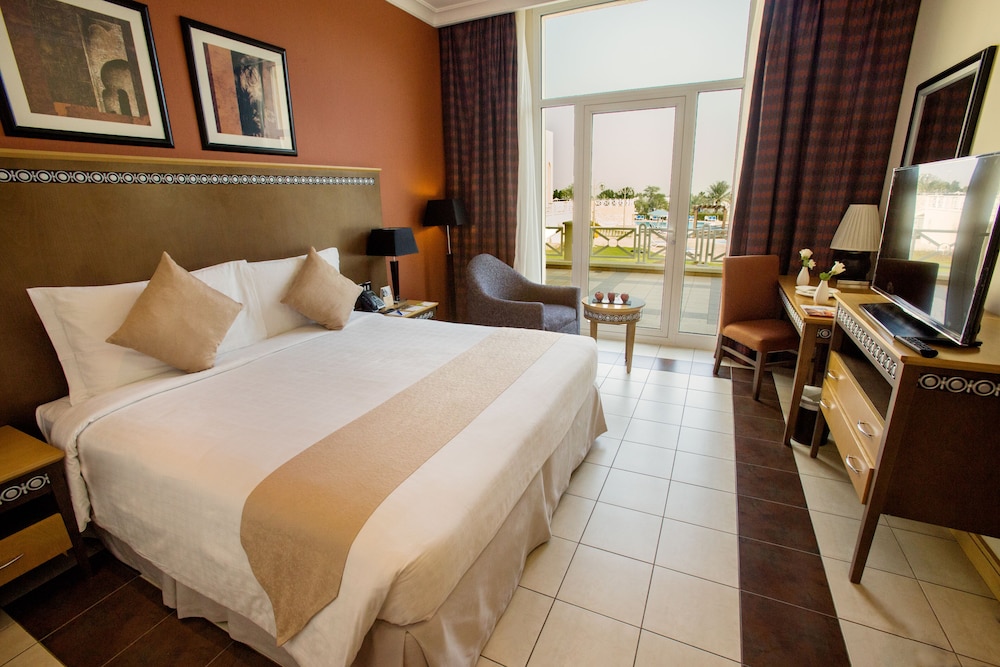 Copthorne Al Jahra Hotel & Resort 33/76