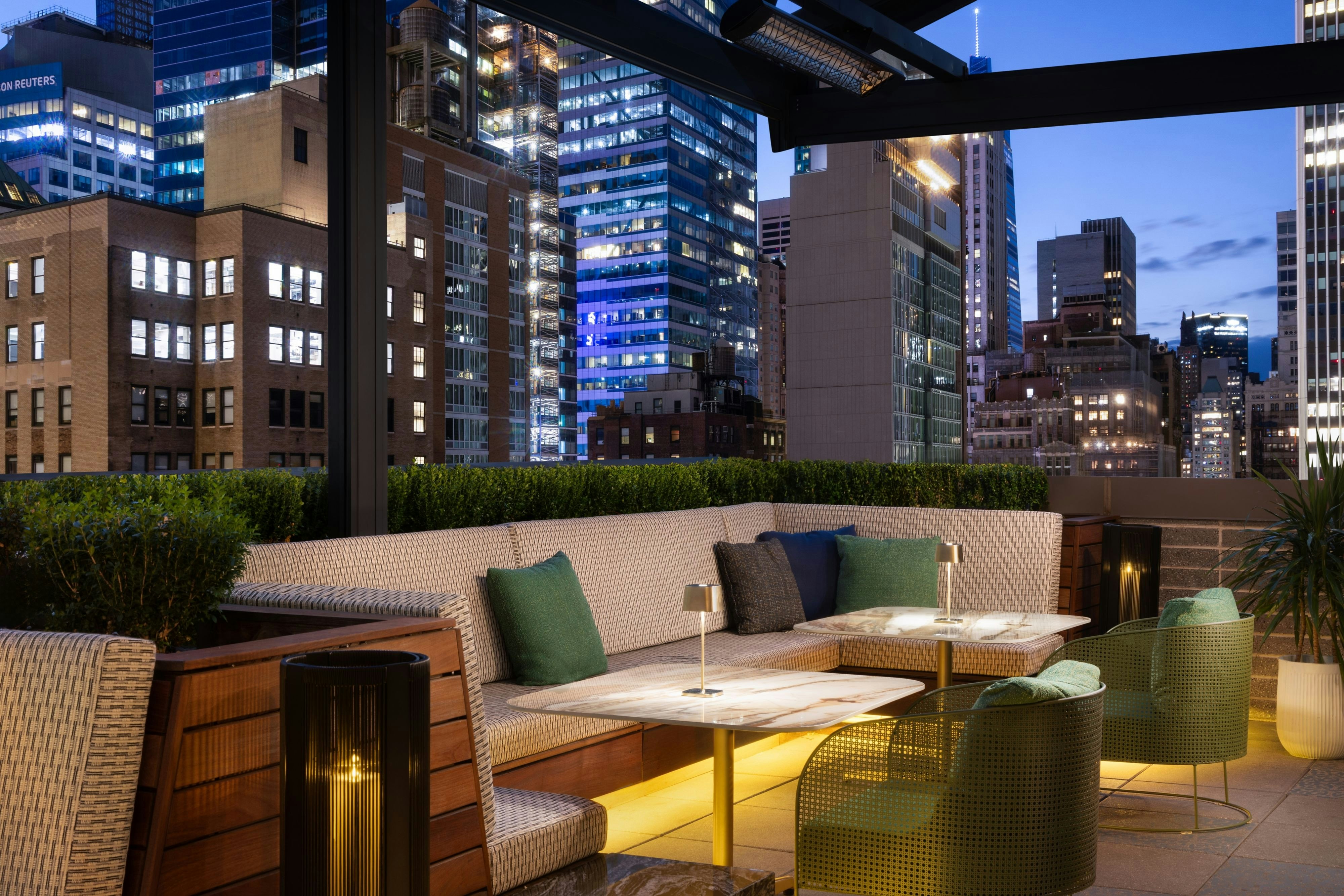 AC HOTEL NEW YORK TIMES SQUARE 52/75