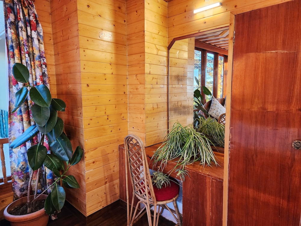 Hotel Pine View ( Pure Vegetarian ) 4/50