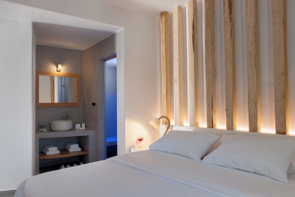 Neptune Luxury Spa Suites 29/72