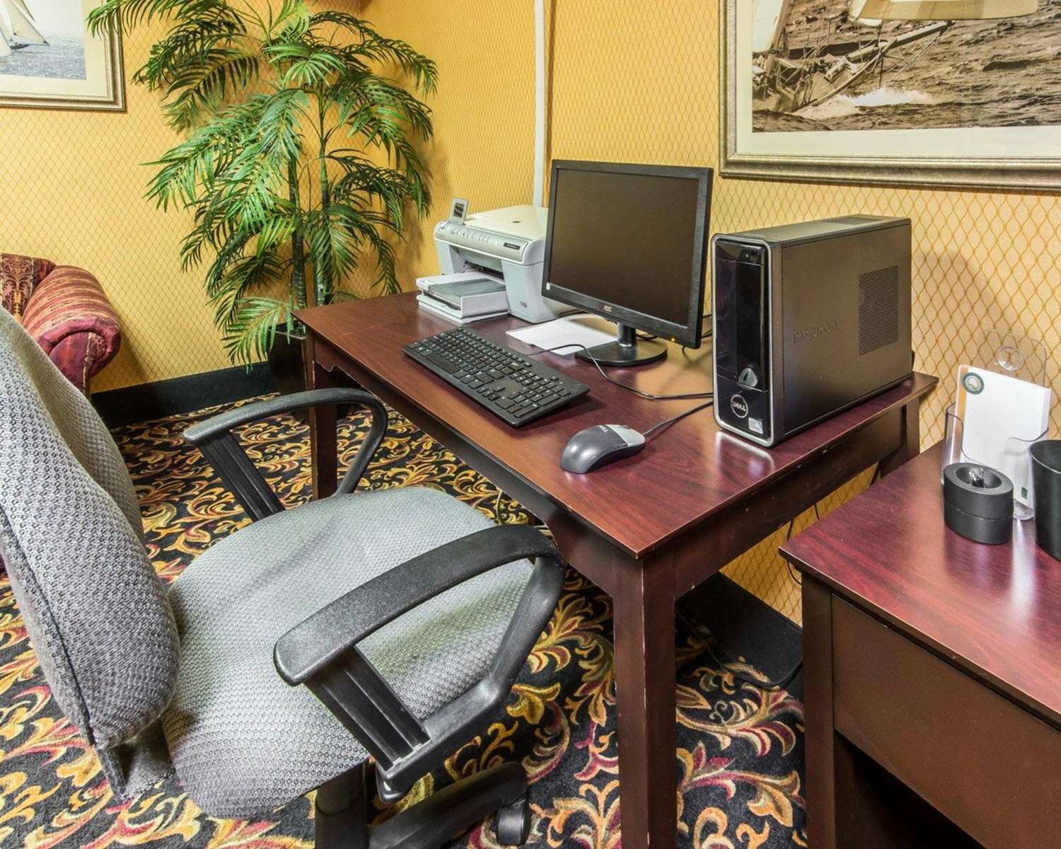 Quality Inn & Suites Erie near Casino 28/32