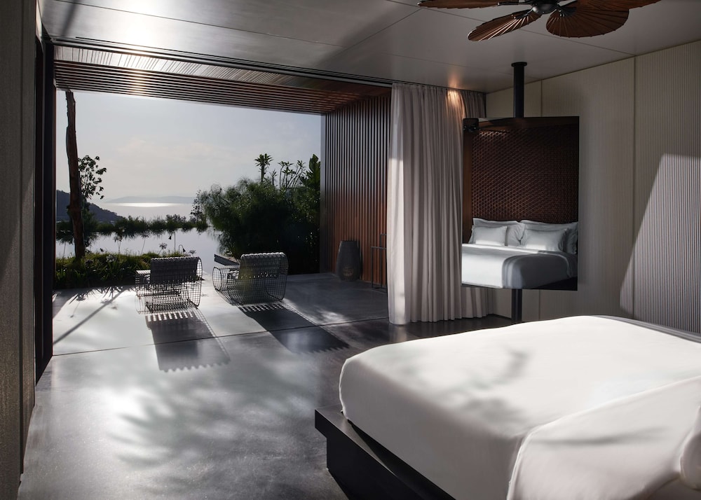 1 Bedroom, Lagoon, Triple, King Bed, Sofa