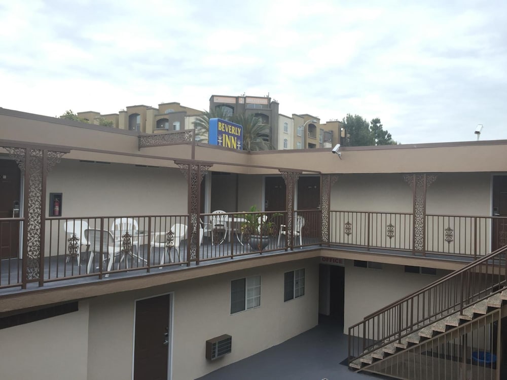 Beverly Inn 2/64