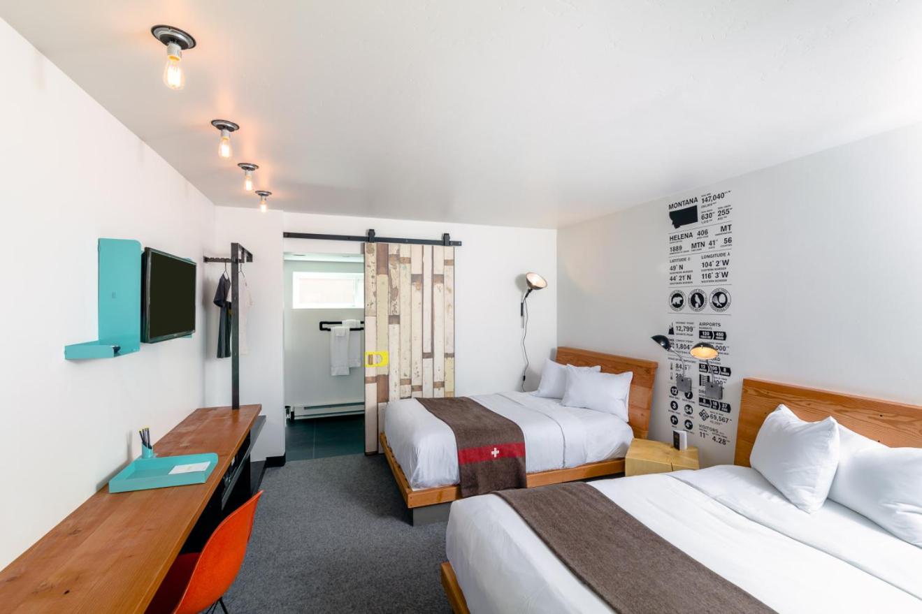 Deluxe, 2 Queen Beds
