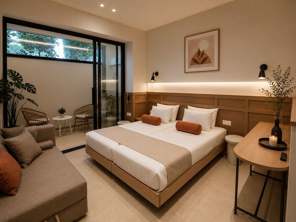 Contessa Hotel 39/105