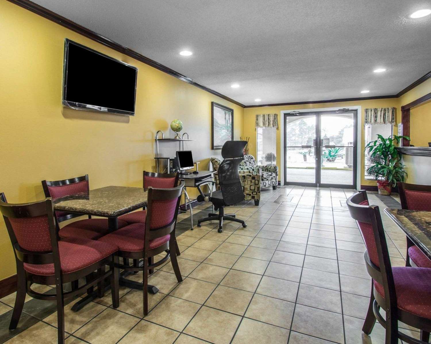 Econo Lodge Defuniak Springs I-10 23/31