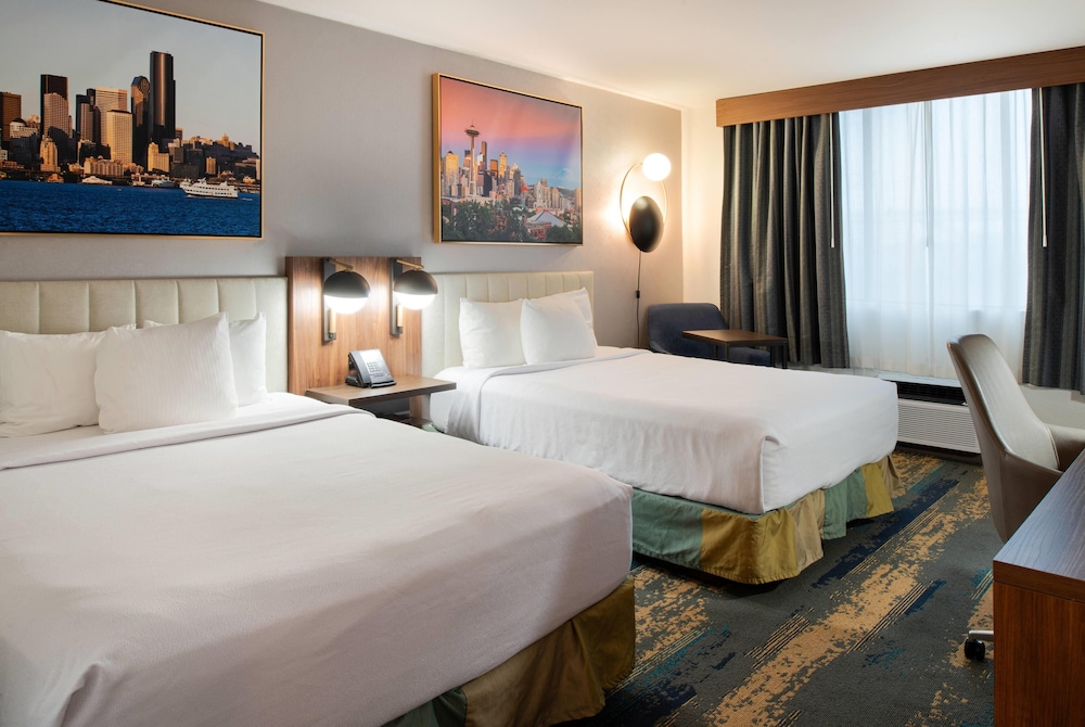 La Quinta Inn & Suites by Wyndham Seattle Sea-Tac Airport 14/48