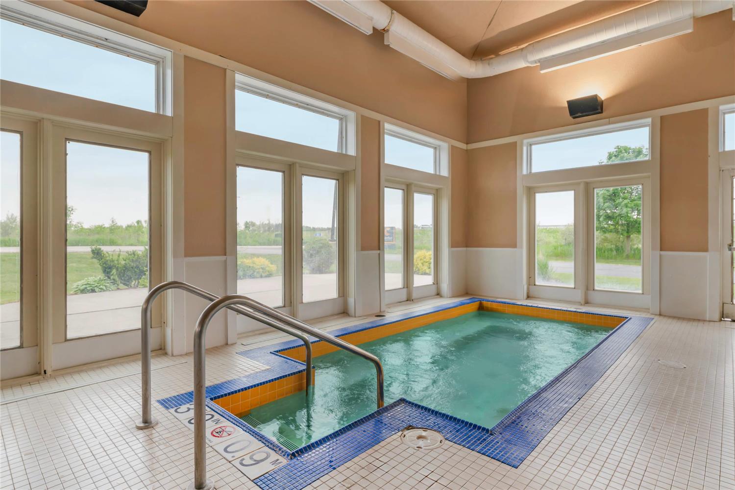 Comfort Inn & Suites Sheboygan I-43 5/13