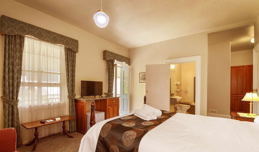 Spa, Superior, Queen Bed
