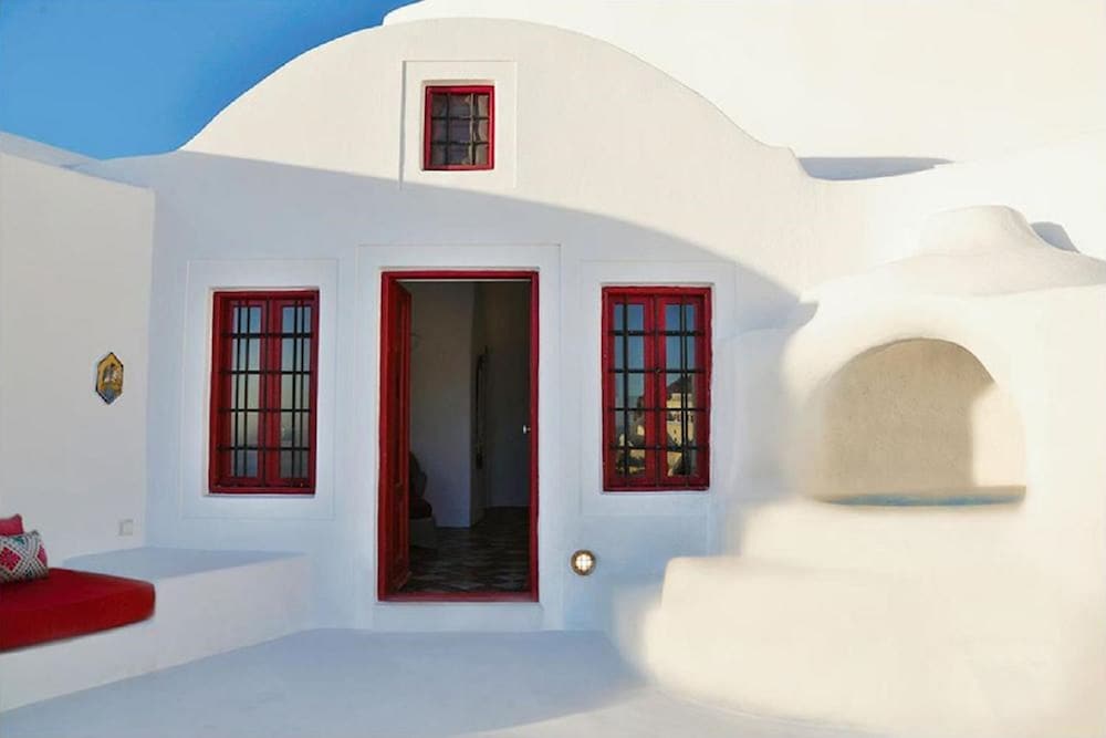 The Architect's Cave House 4/30