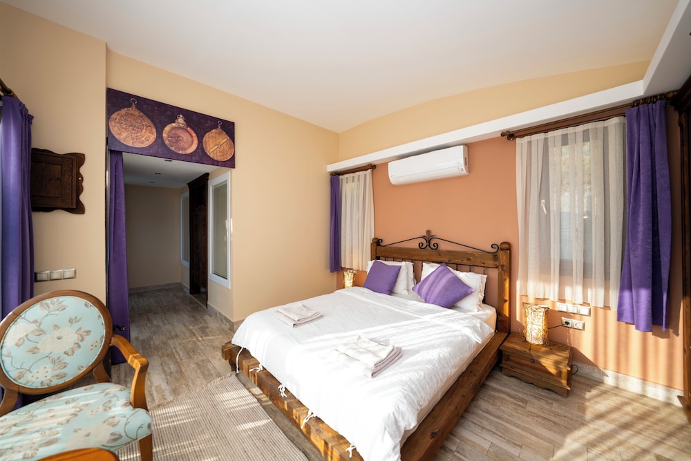 Lissiya Hotel 6/50