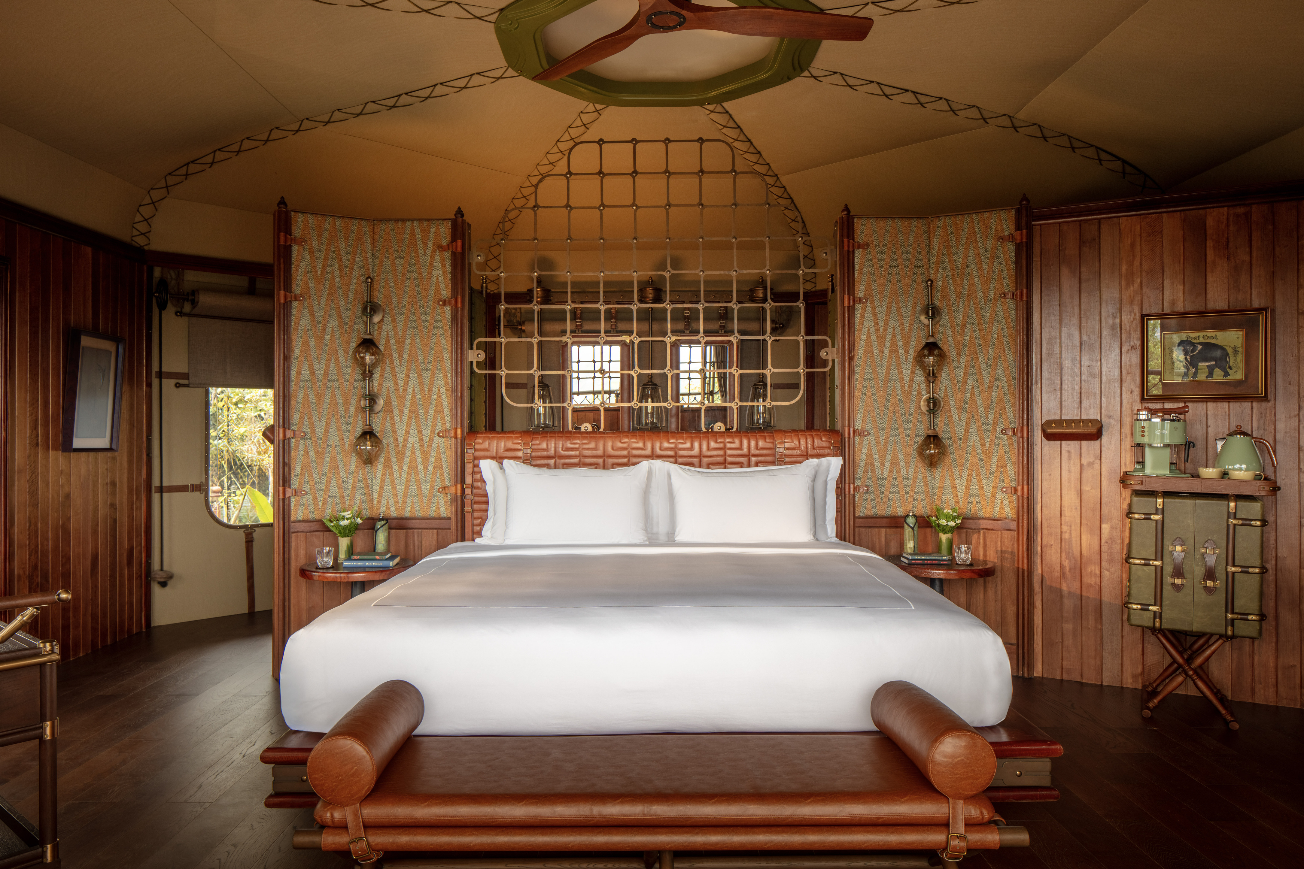 Explorer, Mekong, Tent