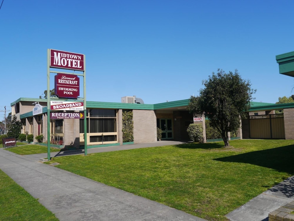 MIDTOWN MOTOR INN 49/52