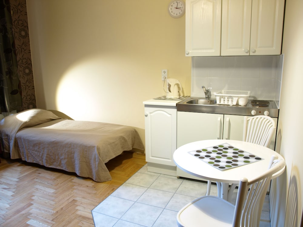 Room, Twin Beds