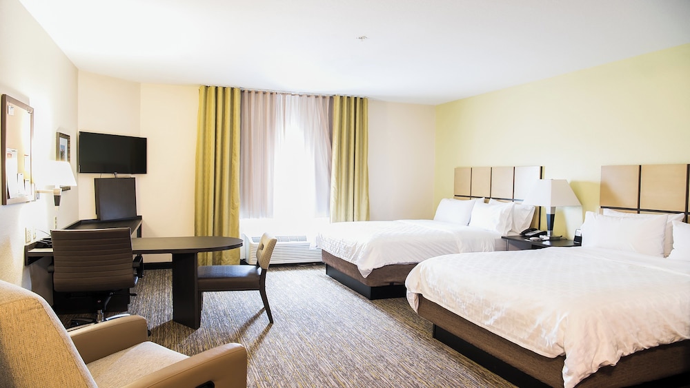 Studio, Suite, 2 Queen Beds, Bathtub, Accessible
