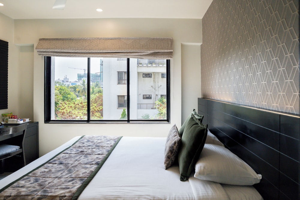 AR Suites Fontana Bay 9/39