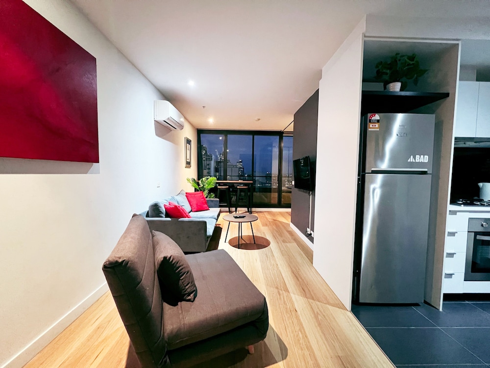 Aura On Flinders Serviced Apartment 37/78