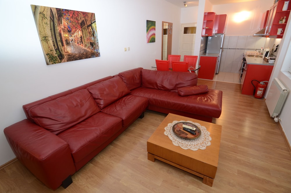 Maritimo Apartments 22/50