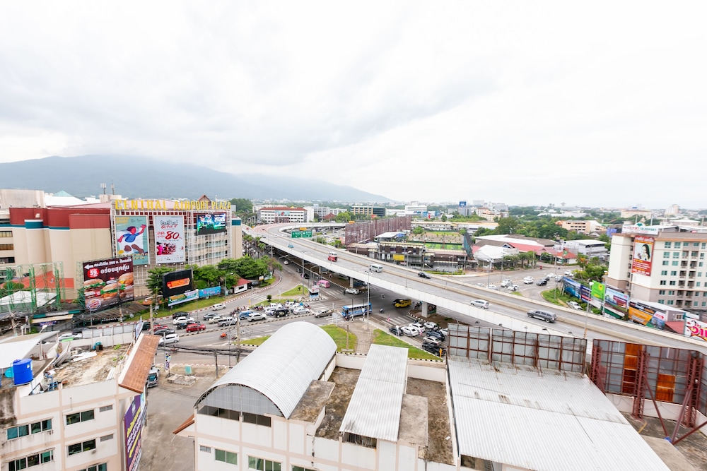 Locals Prio Chiangmai Central Airport Plaza 47/57