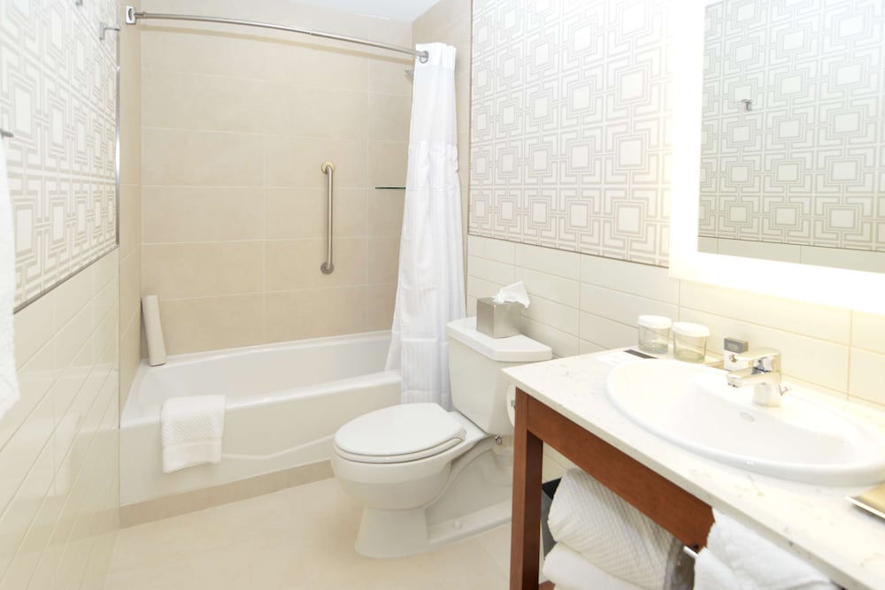 The Lismore Hotel Eau Claire A Doubletree By Hilton 17/56