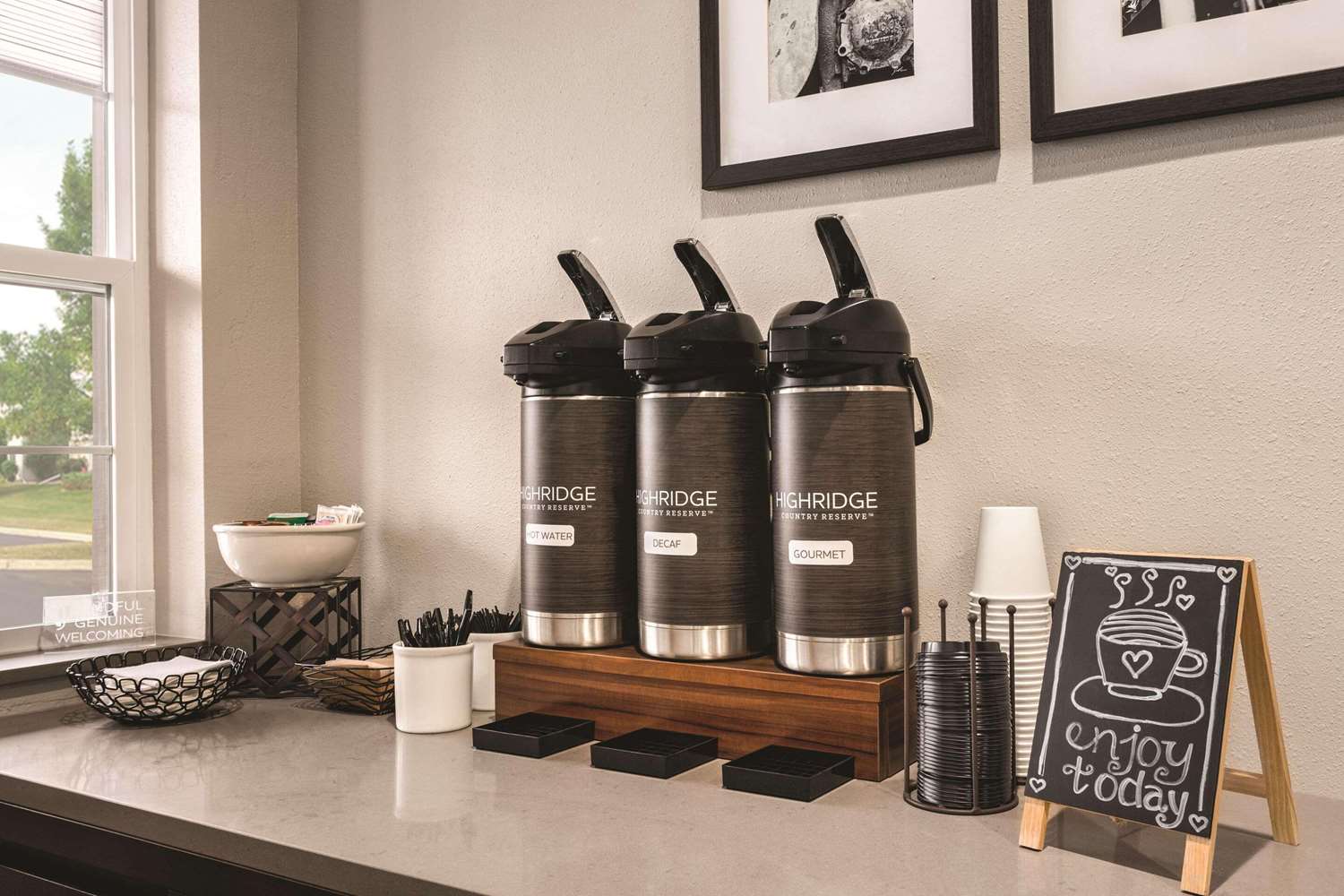 Country Inn & Suites By Radisson, Dakota Dunes, SD 4/11