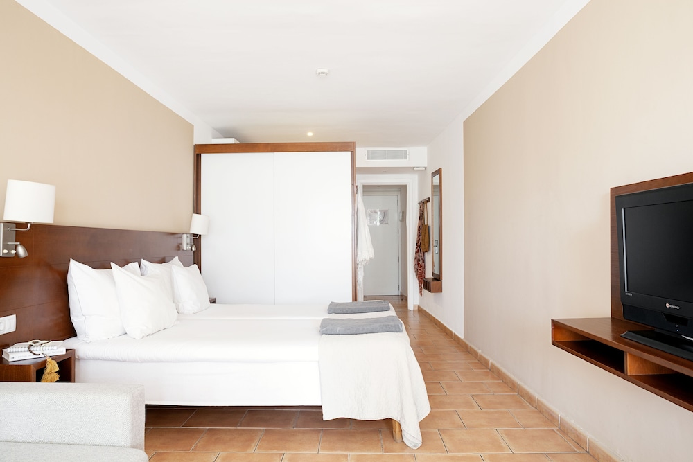 Sunprime Atlantic View Suites And Spa 13/53