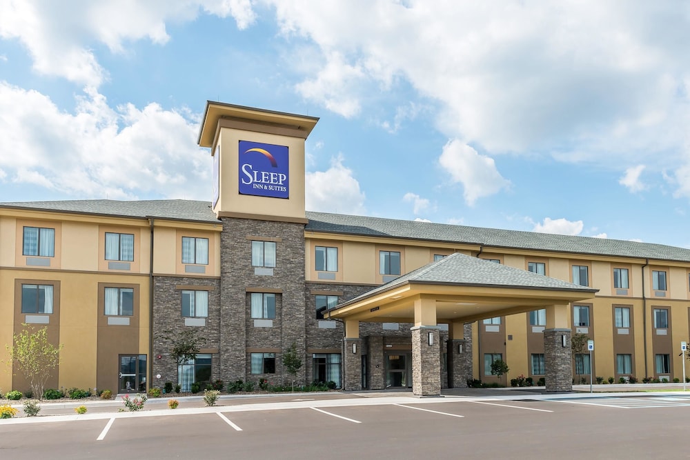 Sleep Inn & Suites Cumberland 3/53