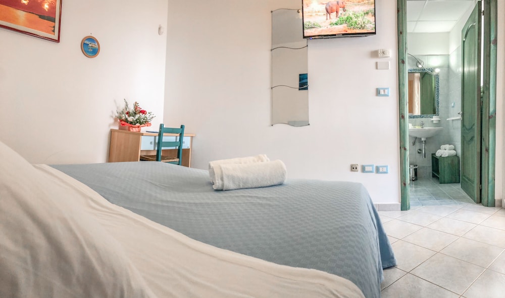 ROOM, DOUBLE BED, SEA VIEW