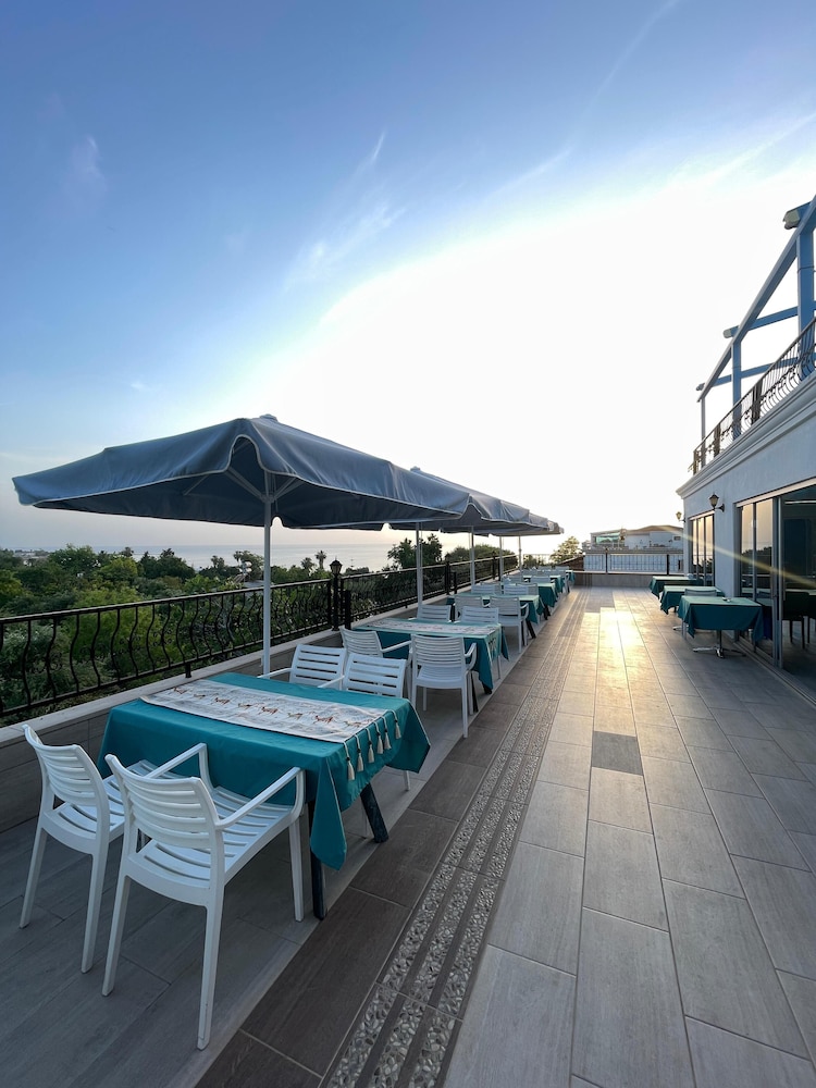 Beachway Hotel 19/27