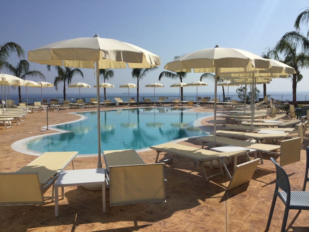 Blue Bay Resort 5/72