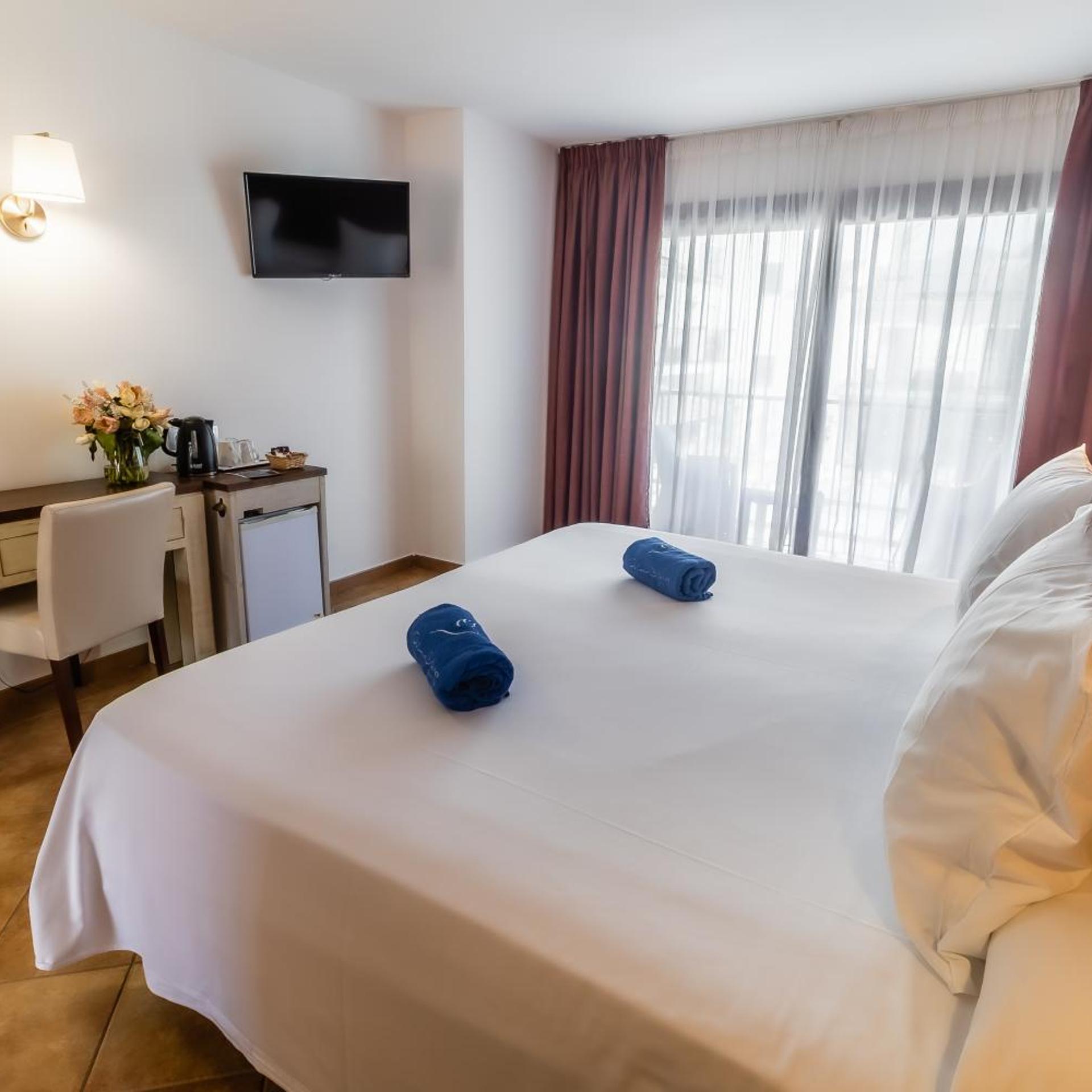 غرفة سوبيريور بسرير كوين، Paloma Blanca Boutique Hotel 6/8