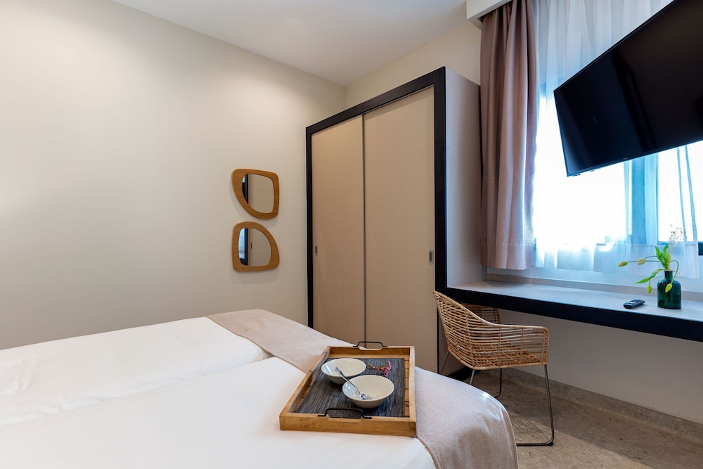 Resort Cordial Santa Agueda and Perchel Beach Club 34/79