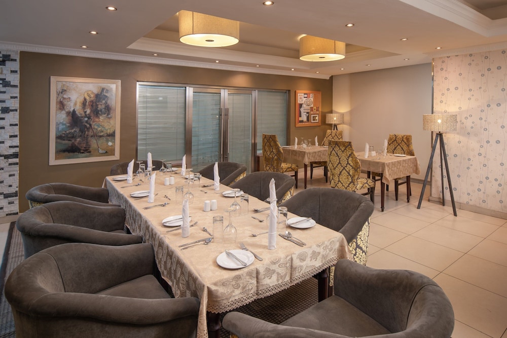 Protea Hotel By Marriott Lagos Kuramo Waters 56/71