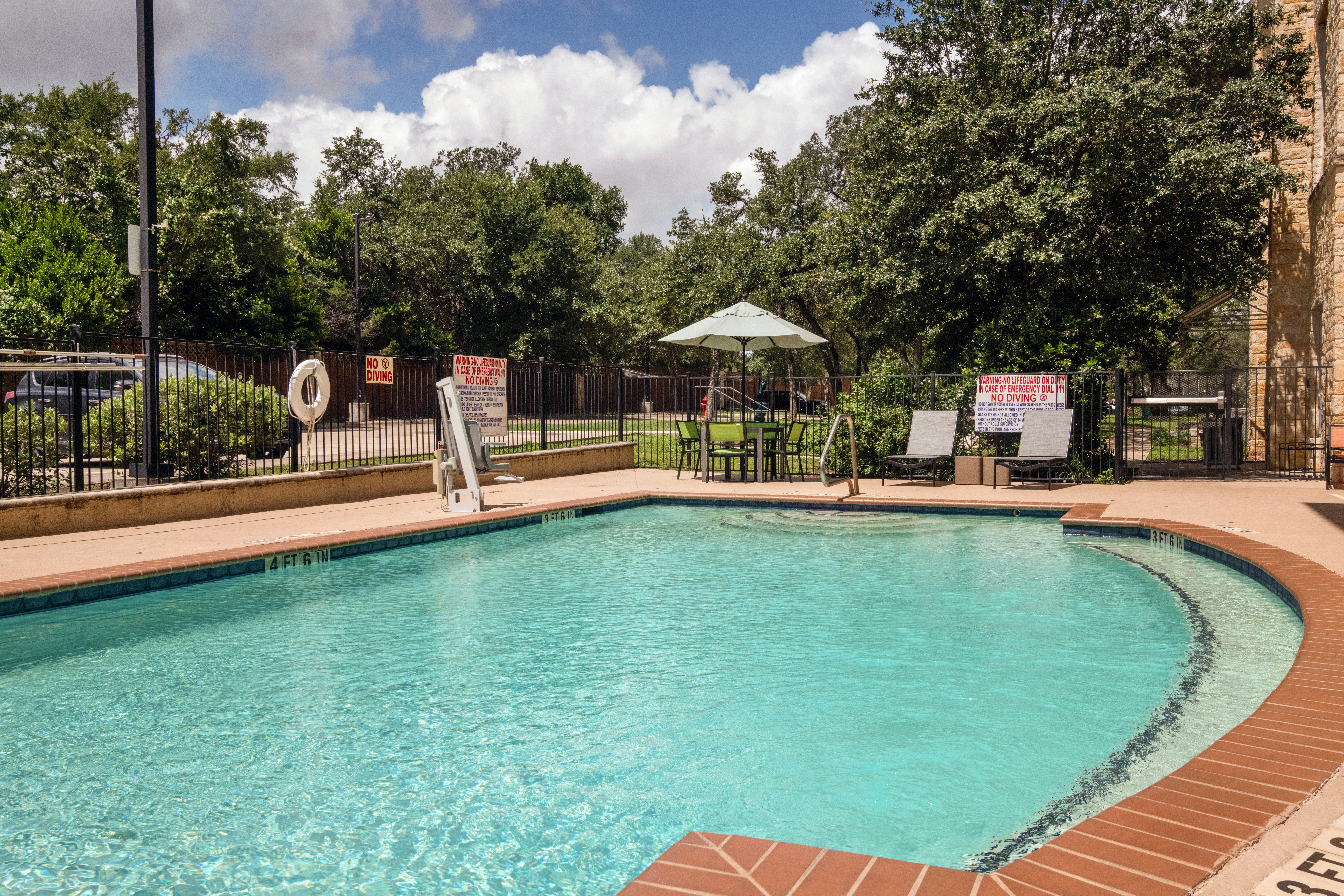 HAMPTON INN AUSTIN/OAK HILL 44/64