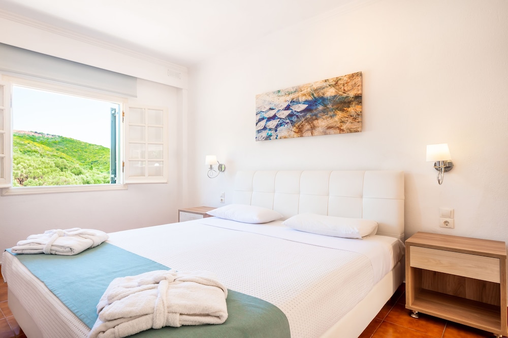 Pelagos Hotel 7/40
