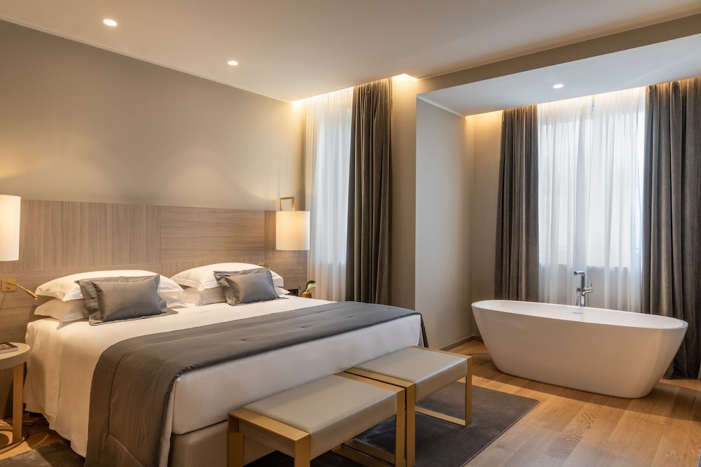 Rosa Grand Milano Starhotels Collezione 23/76