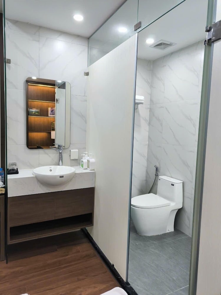 The Cosy Inn Hanoi 50/50