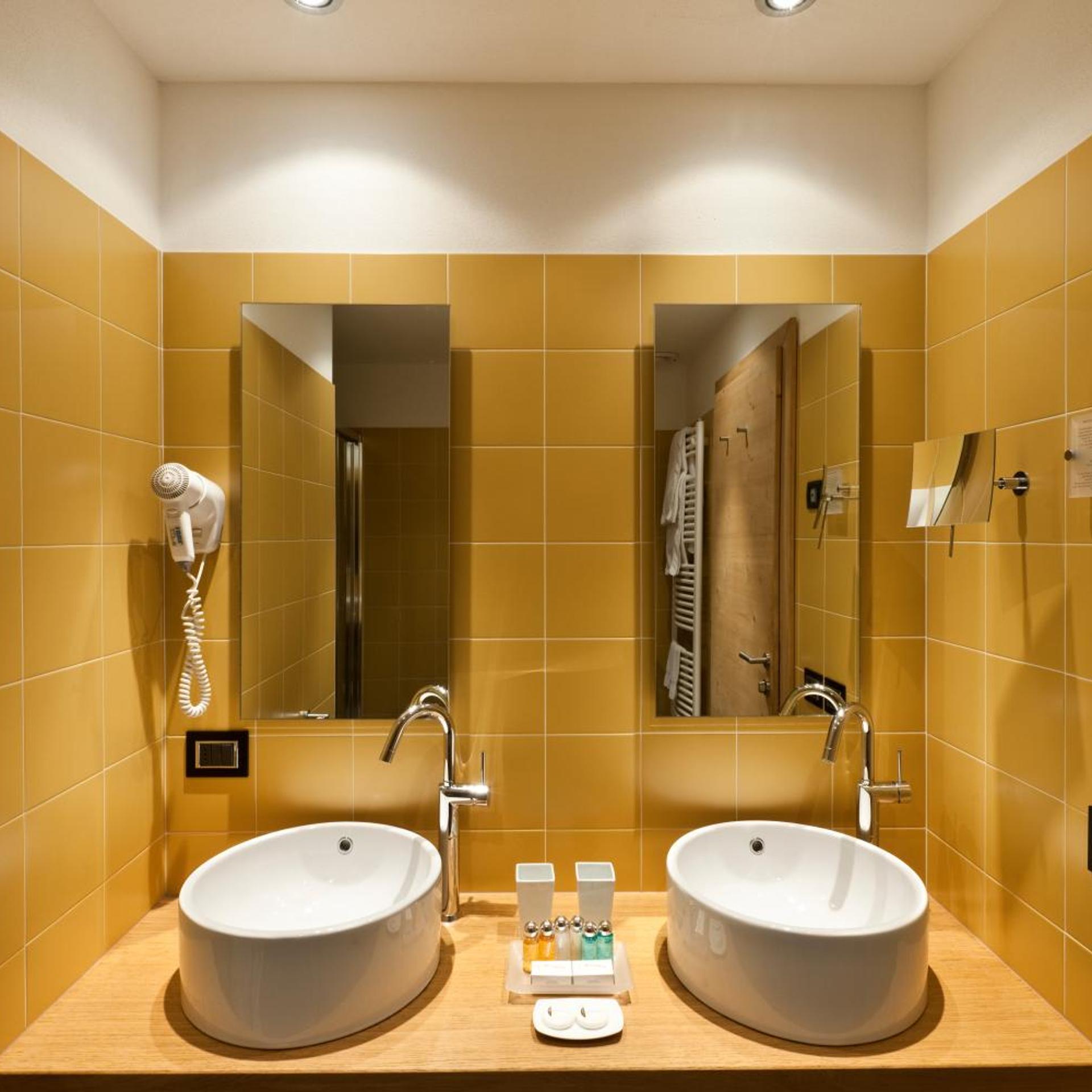 HOTEL MEUBLE SERTORELLI REIT 49/52