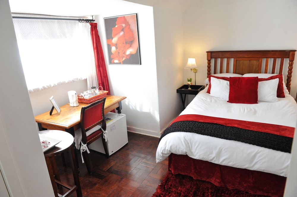 5Th Avenue Gooseberry Guest House 11/50