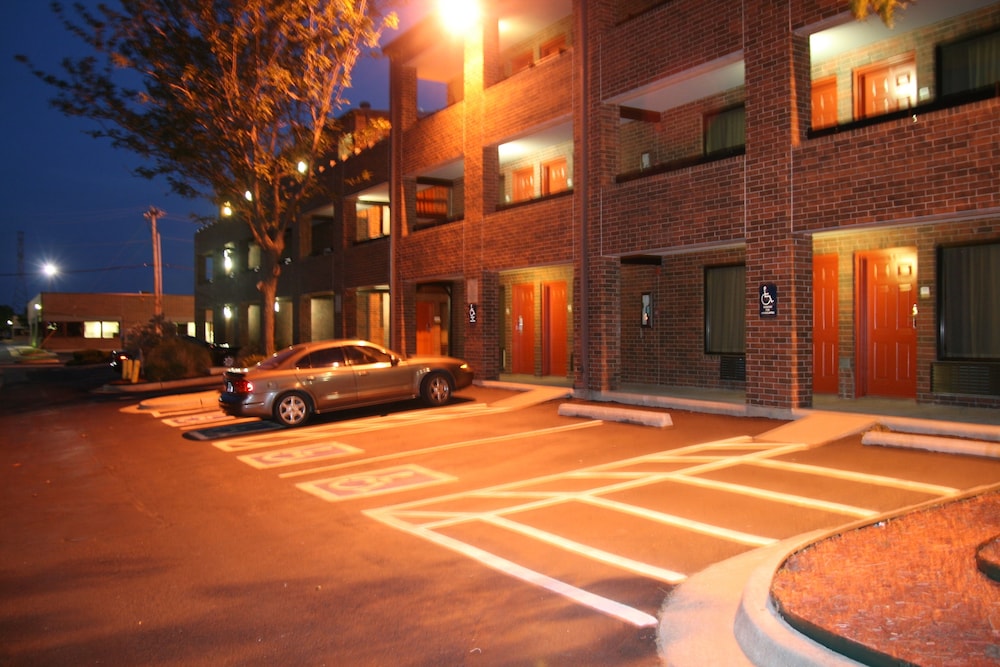 Motel6 Oklahoma City, OK - Fairgrounds West 7/42