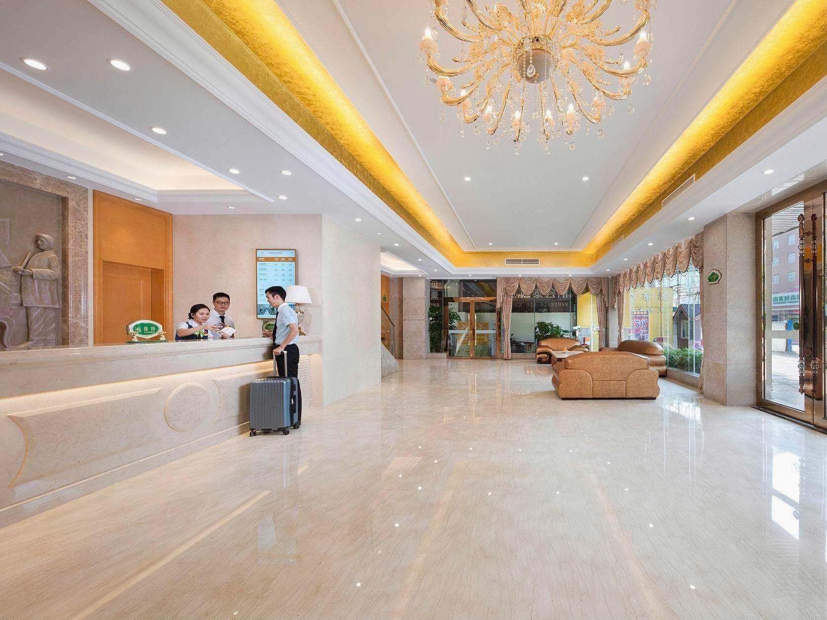Vienna 3 Best Hotel (Guangzhou Xintang Shacun Metro Station) 12/58