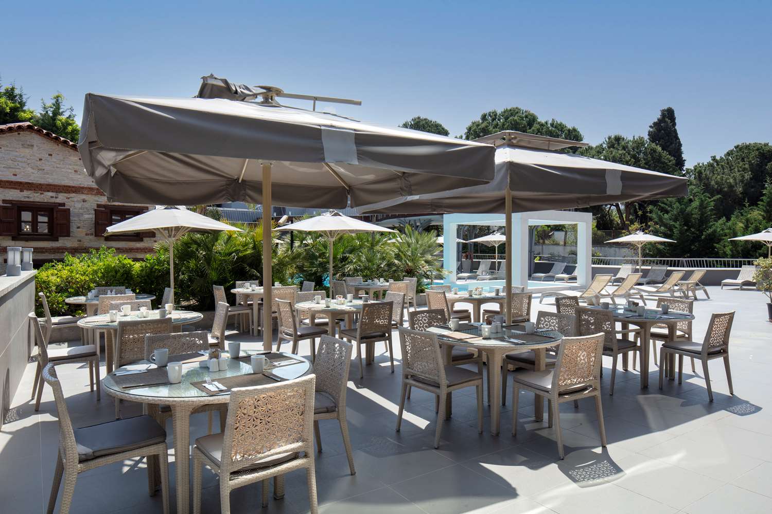 restaurant cafeteria