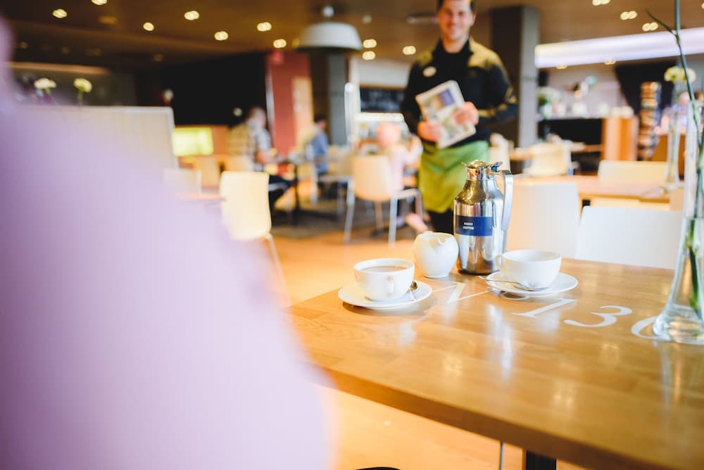 restaurant cafeteria