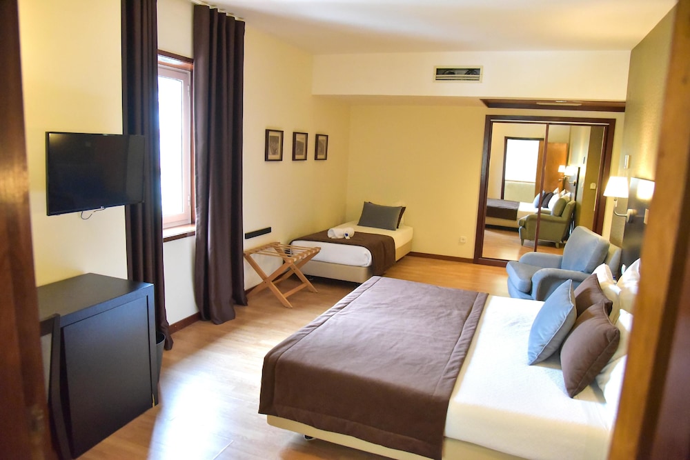 Douro Park Hotel 15/75